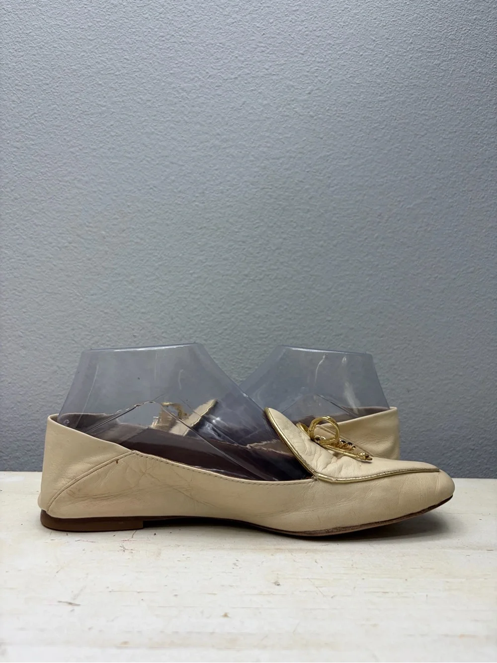 Tory Burch Beige Leather Charm Loafers Size 7